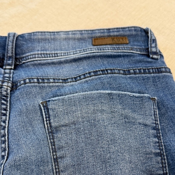 Kut from the Kloth Straight Leg Cropped Blue Jeans size 10 button and zip fly - Picture 6 of 11